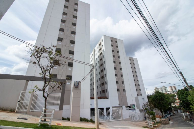 ”Pronto para Morar na Zona Norte – Com 2 Dorms, Varanda e Lazer Completo”