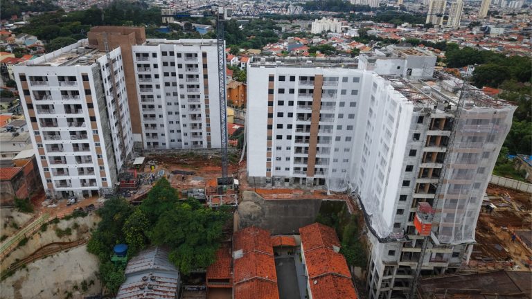 Em Obras na Zona Norte: Apartamento com 2 Dorms, Terraço Gourmet e Vaga!