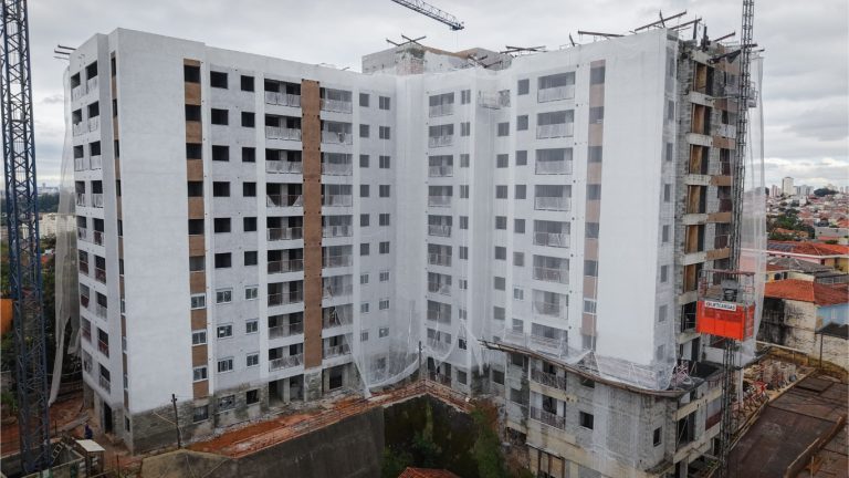 Em Obras na Zona Norte: Apartamento com 2 Dorms, Terraço Gourmet e Vaga!