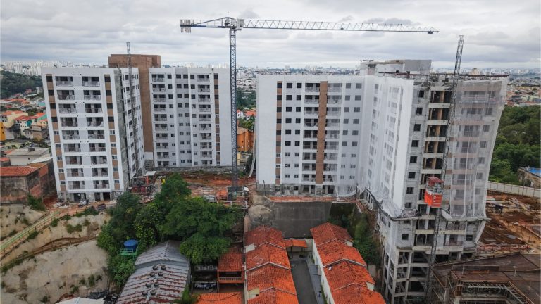 Em Obras na Zona Norte: Apartamento com 2 Dorms, Terraço Gourmet e Vaga!
