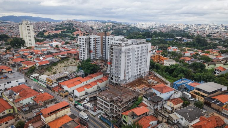 Em Obras na Zona Norte: Apartamento com 2 Dorms, Terraço Gourmet e Vaga!
